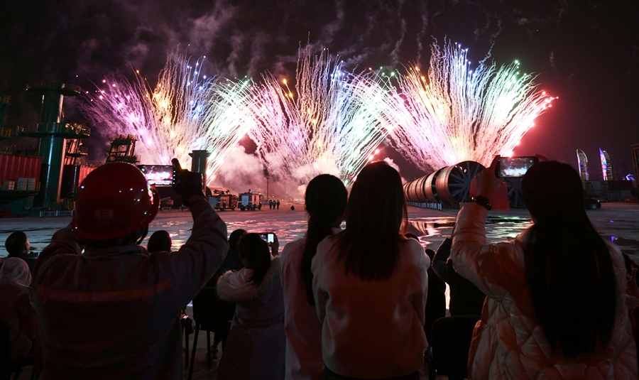 絢爛綻放的煙花。許小燕攝