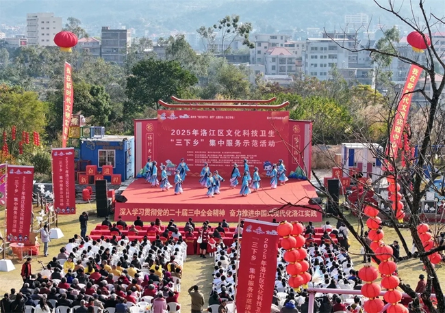 現(xiàn)場(chǎng)表演。張九強(qiáng)攝