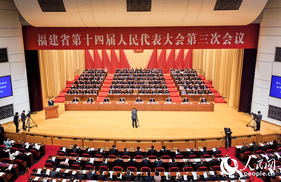 1月13日，福建省十四屆人大三次會(huì)議開幕。人民網(wǎng)記者 林曉麗攝