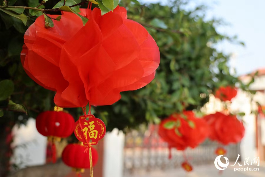 集美小學(xué)迎新春納千福。人民網(wǎng)記者 陳博攝