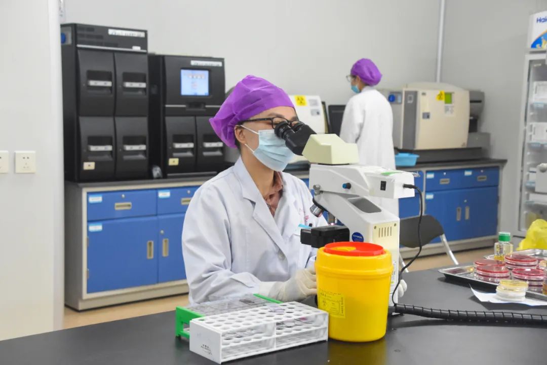 區(qū)域醫(yī)學(xué)檢驗中心配置了可開展基因檢測、分子診斷等項目的設(shè)備