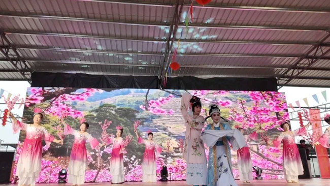 現(xiàn)場(chǎng)表演