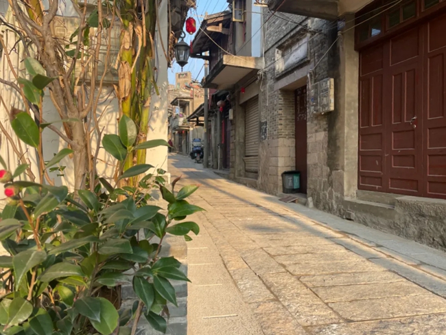 修復(fù)后的石板巷