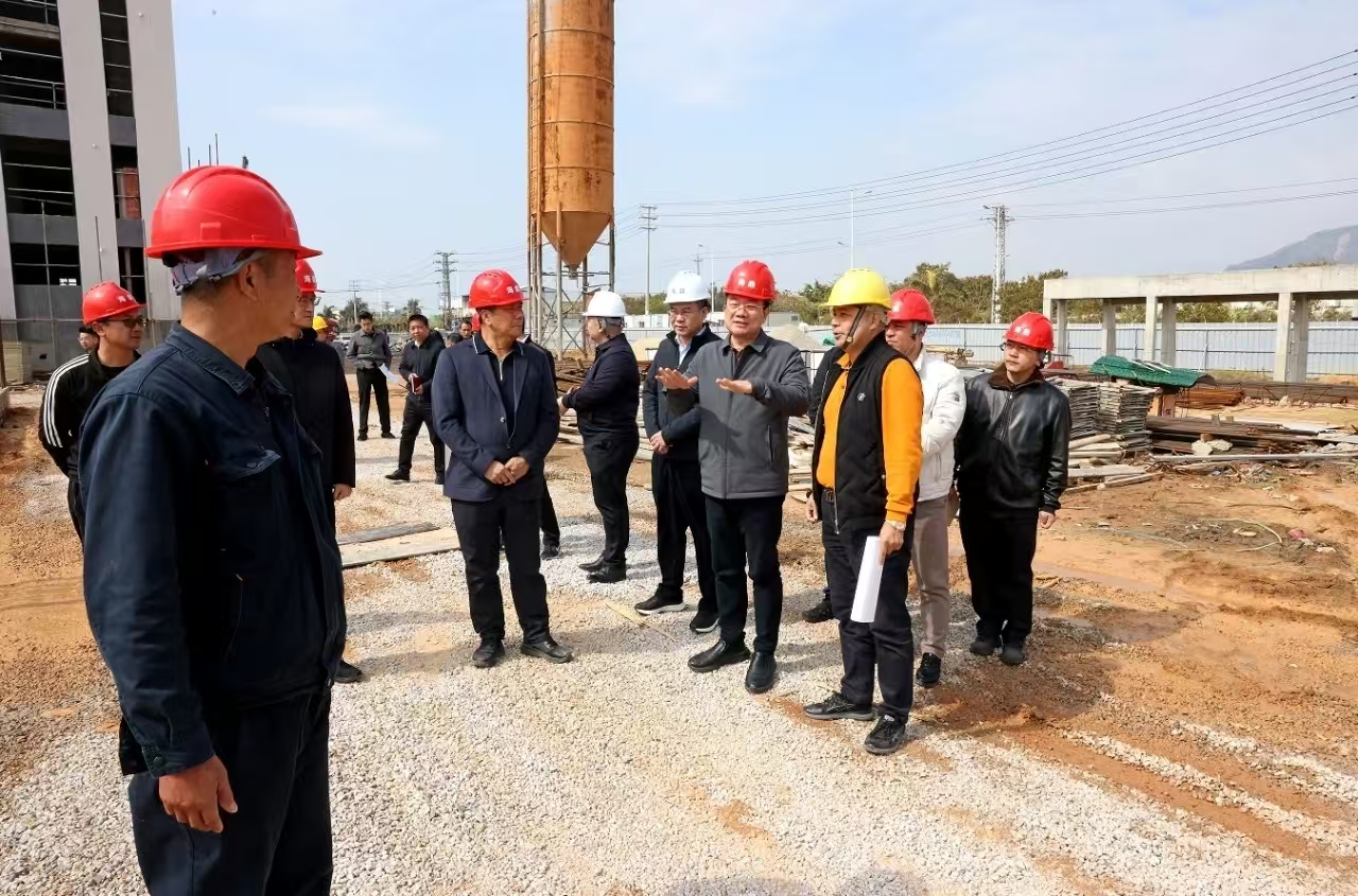 前往項(xiàng)目現(xiàn)場(chǎng)研究解決問題