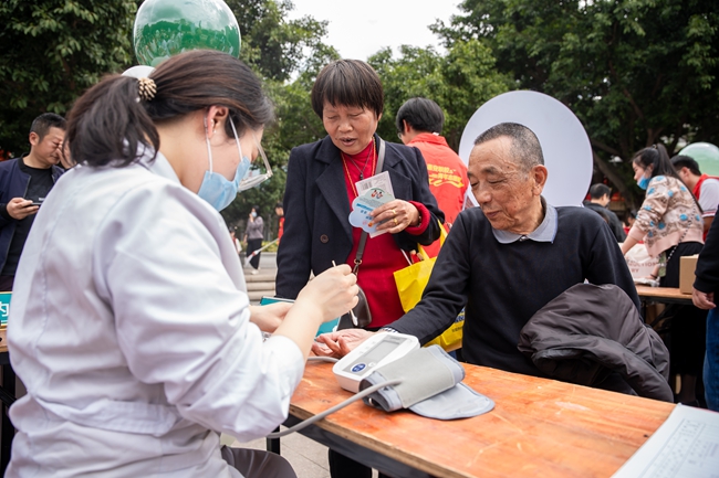 現(xiàn)場(chǎng)便民服務(wù)