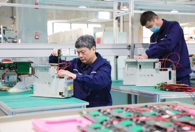 組裝車間。新羅區(qū)融媒體中心供圖