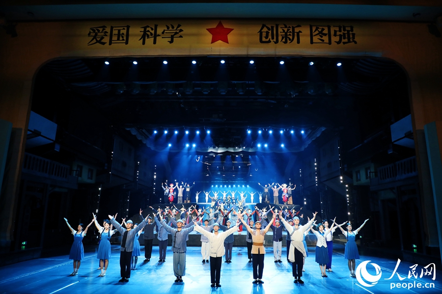 全國(guó)首部折疊漸進(jìn)式多維體驗(yàn)劇《最憶船政》。人民網(wǎng) 李唯一攝