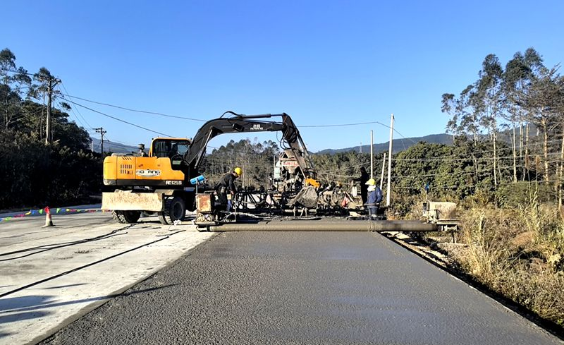 內(nèi)角中橋路段施工現(xiàn)場。漳浦縣交通運輸局供圖