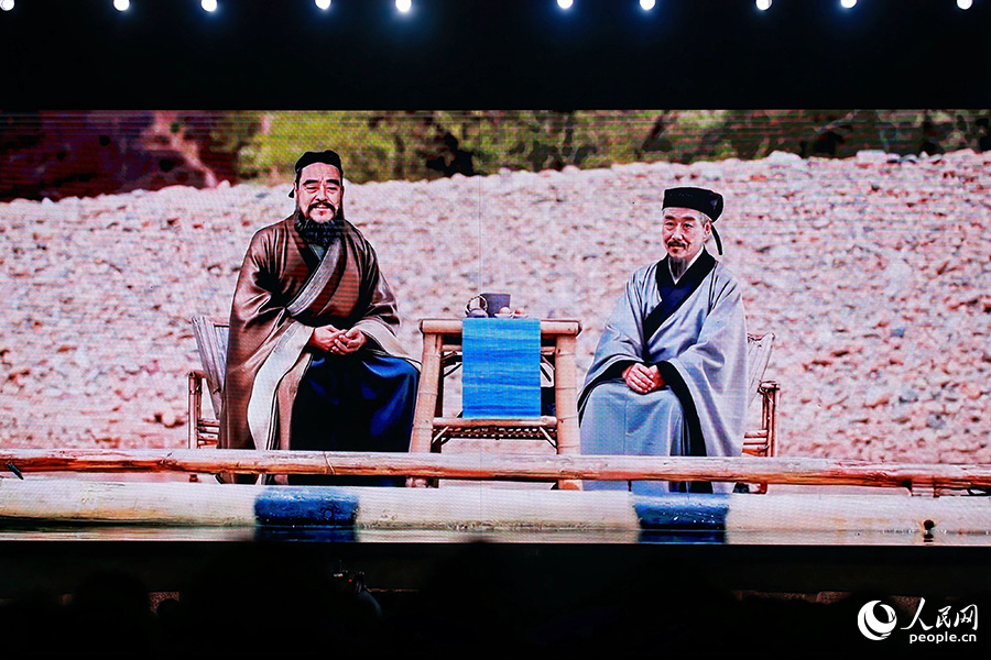 借助AI技術(shù)，朱子與孔子同乘竹筏漂流。人民網(wǎng) 李唯一攝