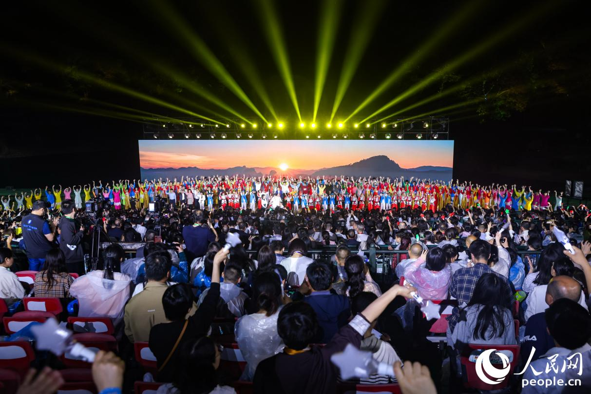 “何以中國(guó)·閩山閩水物華新”網(wǎng)絡(luò)主題宣傳活動(dòng)啟動(dòng)儀式現(xiàn)場(chǎng)。人民網(wǎng) 李唯一攝