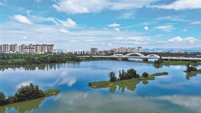 百崎湖是泉州最大的江海交匯湖泊，被譽(yù)為泉州“城市之眼”。