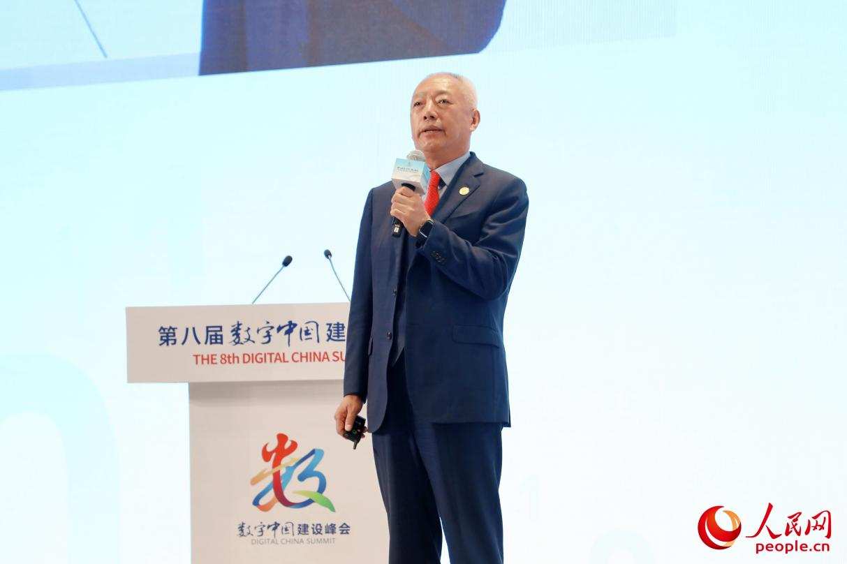 中國工程院院士凌文在分論壇上發(fā)言。人民網(wǎng) 李唯一攝