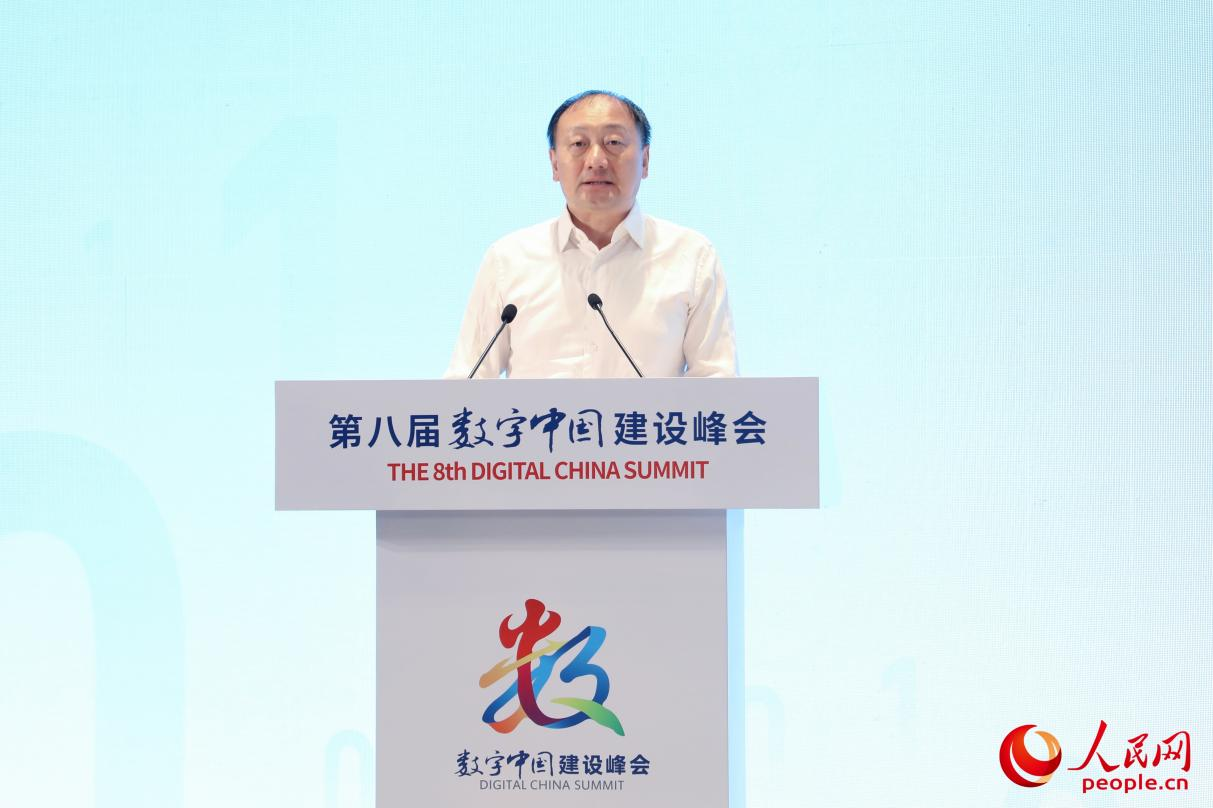 山東省生態(tài)環(huán)境廳副廳長王福棟在分論壇上發(fā)言。人民網(wǎng) 李唯一攝