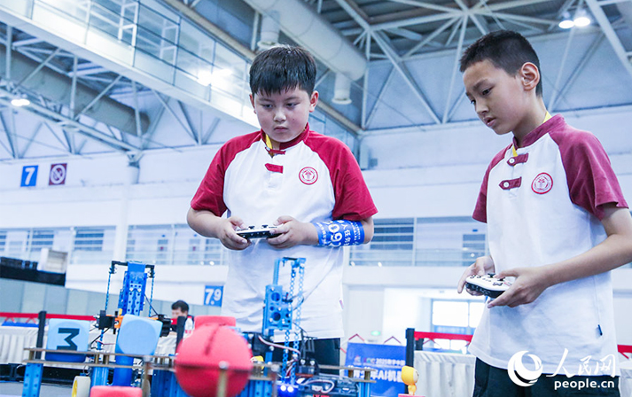 “機”智少年顯身手