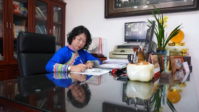 工作中的楊嘉紅。惠安縣融媒體中心供圖