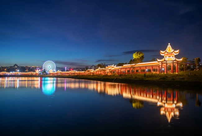 建設提升后的東湖公園成為市民休閑的好去處