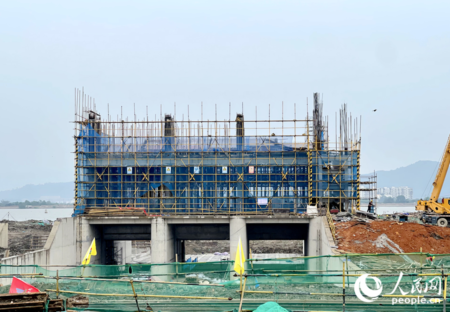 閩江干流防洪工程施工現(xiàn)場。人民網(wǎng)記者 陳藍燕攝