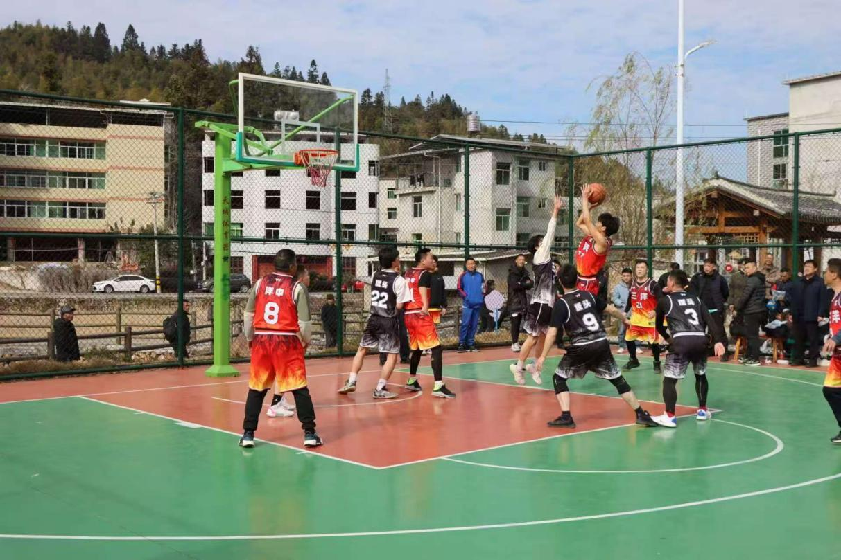 三洋中心村黨委辦起的“村BA”賽事活動(dòng)吸引年輕人參與。受訪者供圖