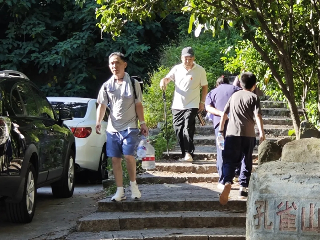 修繕后的狀元嶺成為市民登山健身、文化體驗的好去處