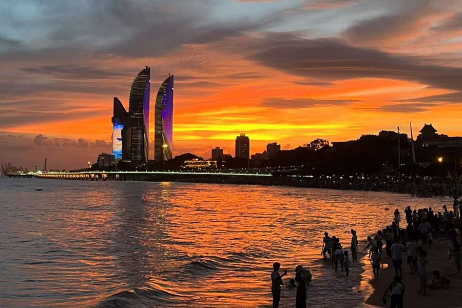 思明區(qū)白城沙灘海天一色。張楓湘攝