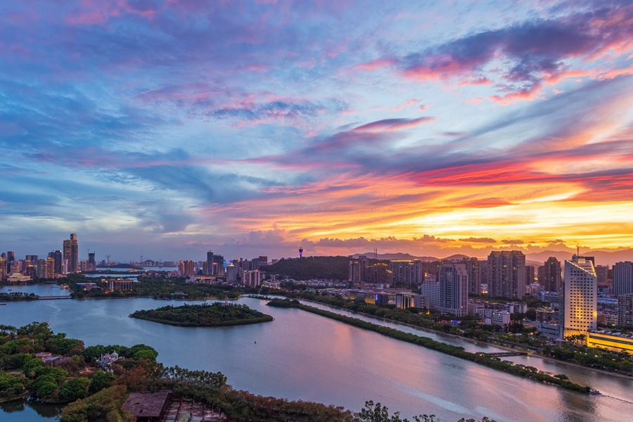 廈門筼筜湖畔霞光萬丈。張瑜軍攝