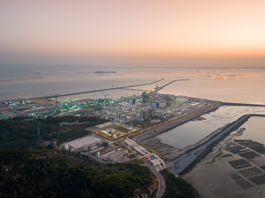 暮色浸潤的漳州核電項目。方偉文攝