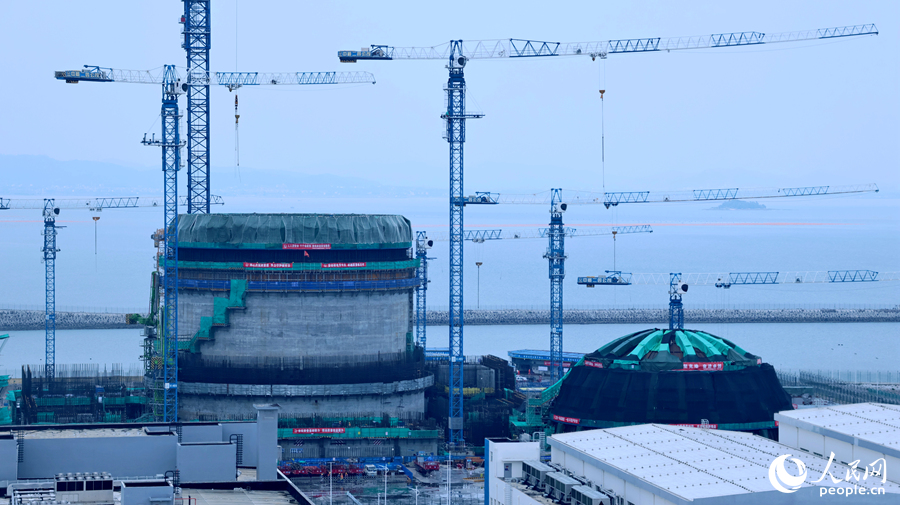 漳州核電項目建設(shè)現(xiàn)場塔吊林立。人民網(wǎng) 李昌乾攝