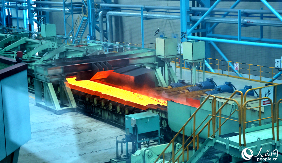 三寶集團1780mm熱軋?zhí)厥怃摼戆迳a(chǎn)線。人民網(wǎng) 李昌乾攝