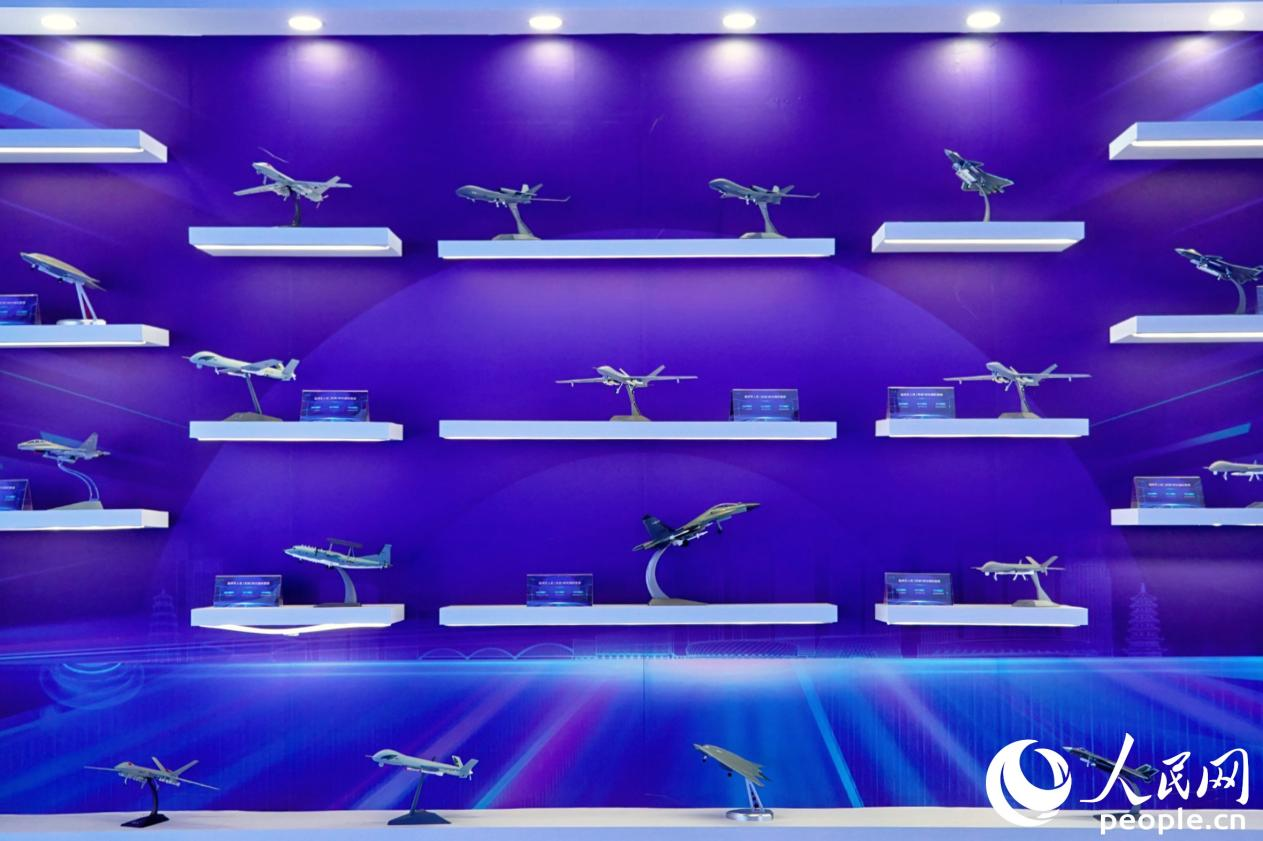 福州無人機(jī)（系統(tǒng)）孵化器科普展。人民網(wǎng) 楊灝昱攝