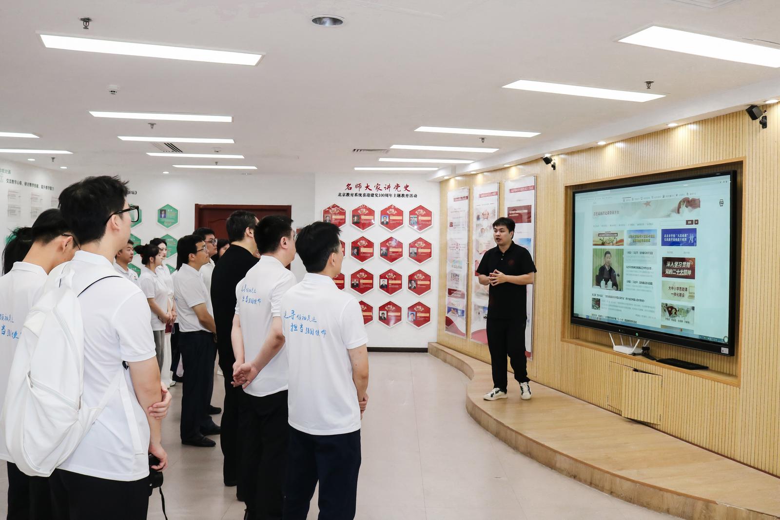 實(shí)踐隊(duì)師生深入中國人民大學(xué)開展調(diào)研交流