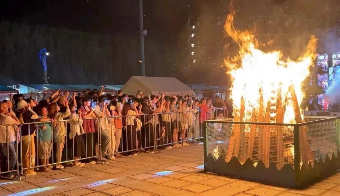 夜賞篝火。長樂區(qū)融媒體中心供圖
