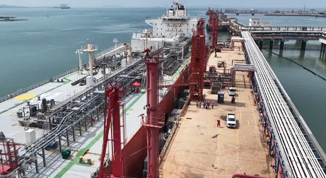 配套儲(chǔ)罐及專(zhuān)用管道系統(tǒng)提升原料周轉(zhuǎn)時(shí)效