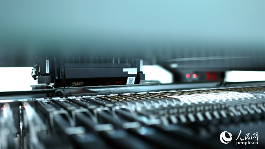 數(shù)字化生產(chǎn)線一角。人民網(wǎng) 李昌乾攝