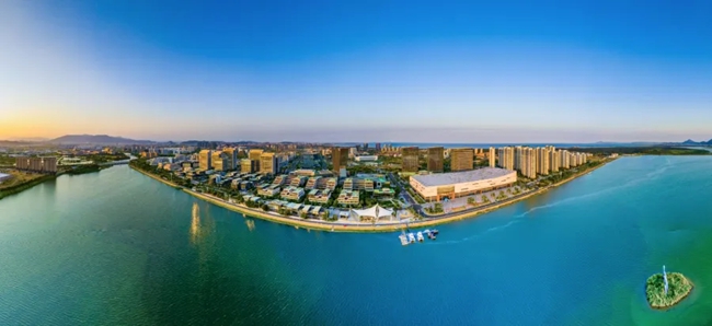 福州新區(qū)核心區(qū)濱海新城全景。陳捷陽攝