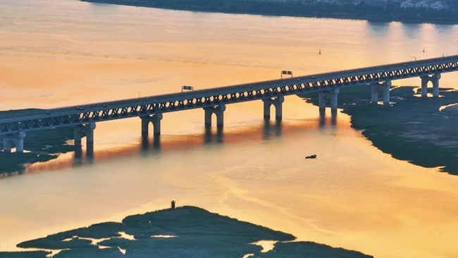 濱海快線全線貫通。石磊磊攝