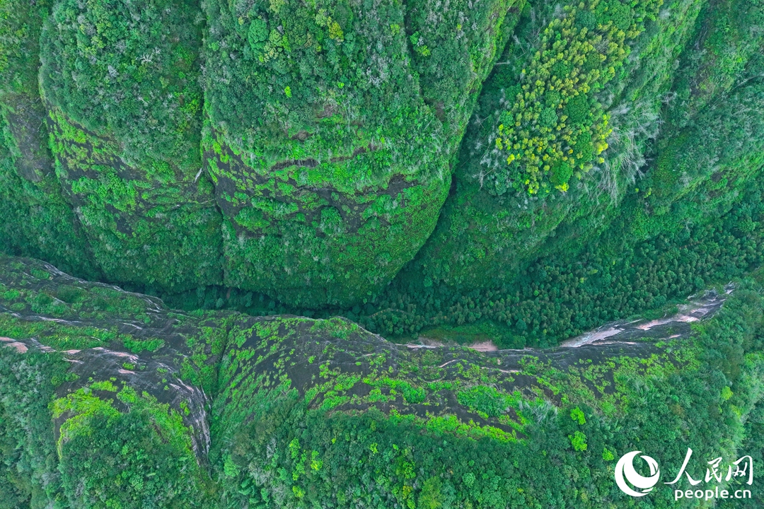 三明市泰寧縣擁有6500萬年前的丹霞地貌。人民網(wǎng) 李昌乾攝