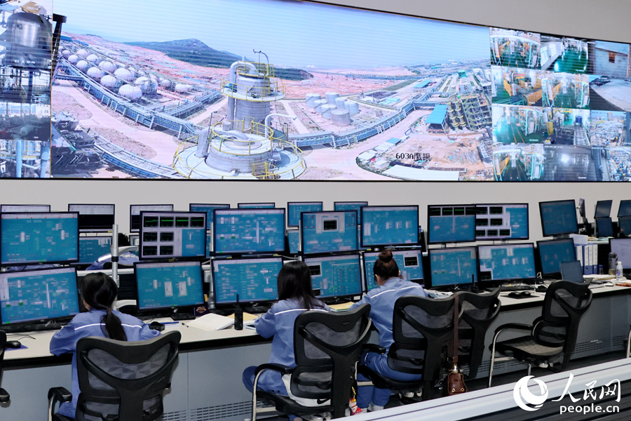 古雷石化園區(qū)是全國(guó)首個(gè)封關(guān)運(yùn)行管理的石化基地。人民網(wǎng) 李昌乾攝