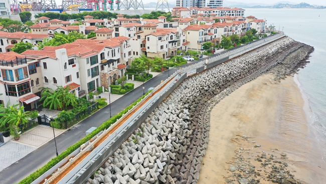 黃金海岸北段棧道。漳州開發(fā)區(qū)供圖