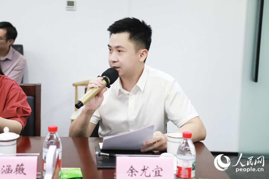 人民網(wǎng)福建分公司總經(jīng)理余尤宜。