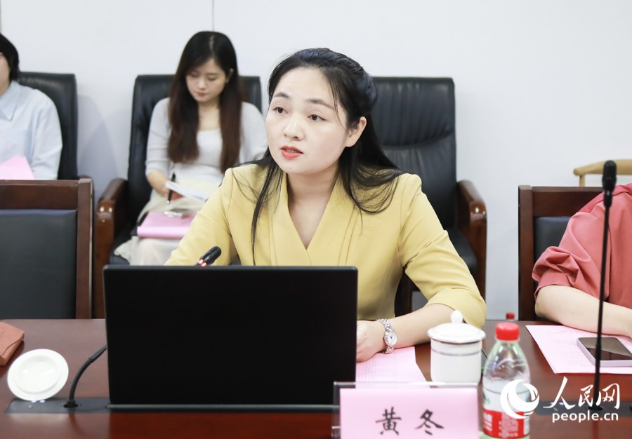 福州市鼓樓區(qū)洪山鎮(zhèn)大凰山社區(qū)黨委書記、居委會主任黃冬。