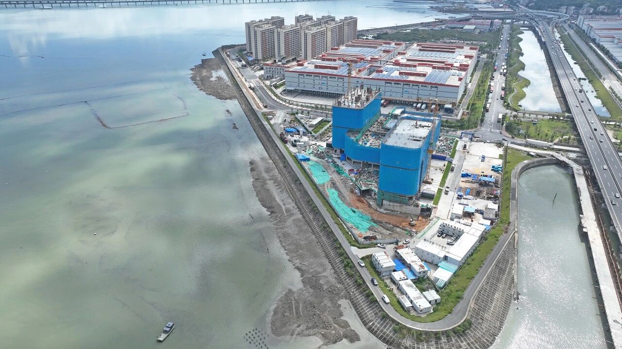 寧德鋰電車?yán)餅硤@區(qū)標(biāo)準(zhǔn)化廠房及配套設(shè)施工程。