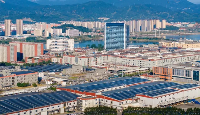 鋰電新能源小鎮(zhèn)。王志凌攝