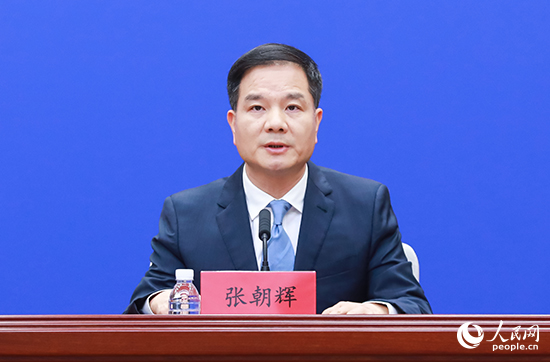 福建省自然資源廳黨組成員、副廳長張朝輝在發(fā)布會上作介紹。人民網(wǎng) 陳永整攝