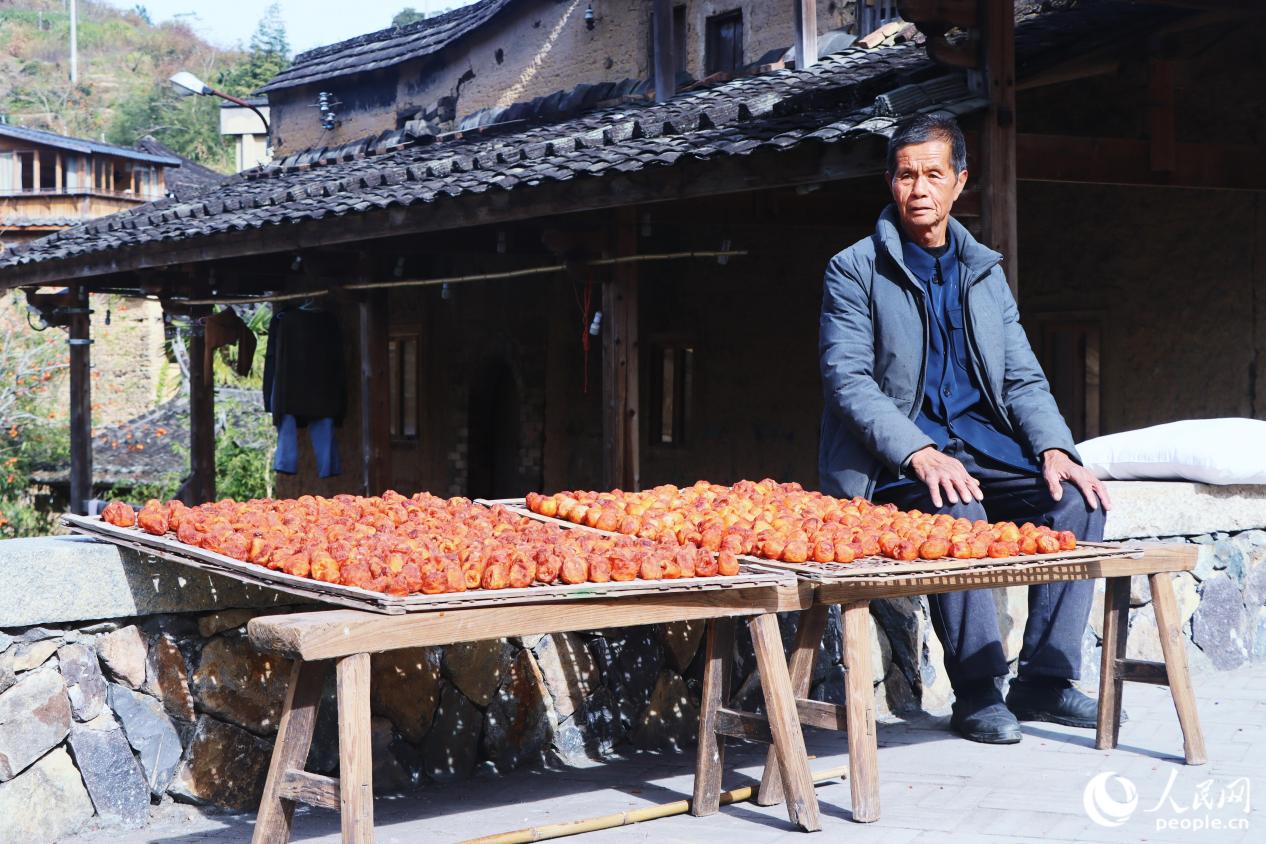 當(dāng)?shù)卮迕裾跁袷溜?。人民網(wǎng) 林銘賢攝