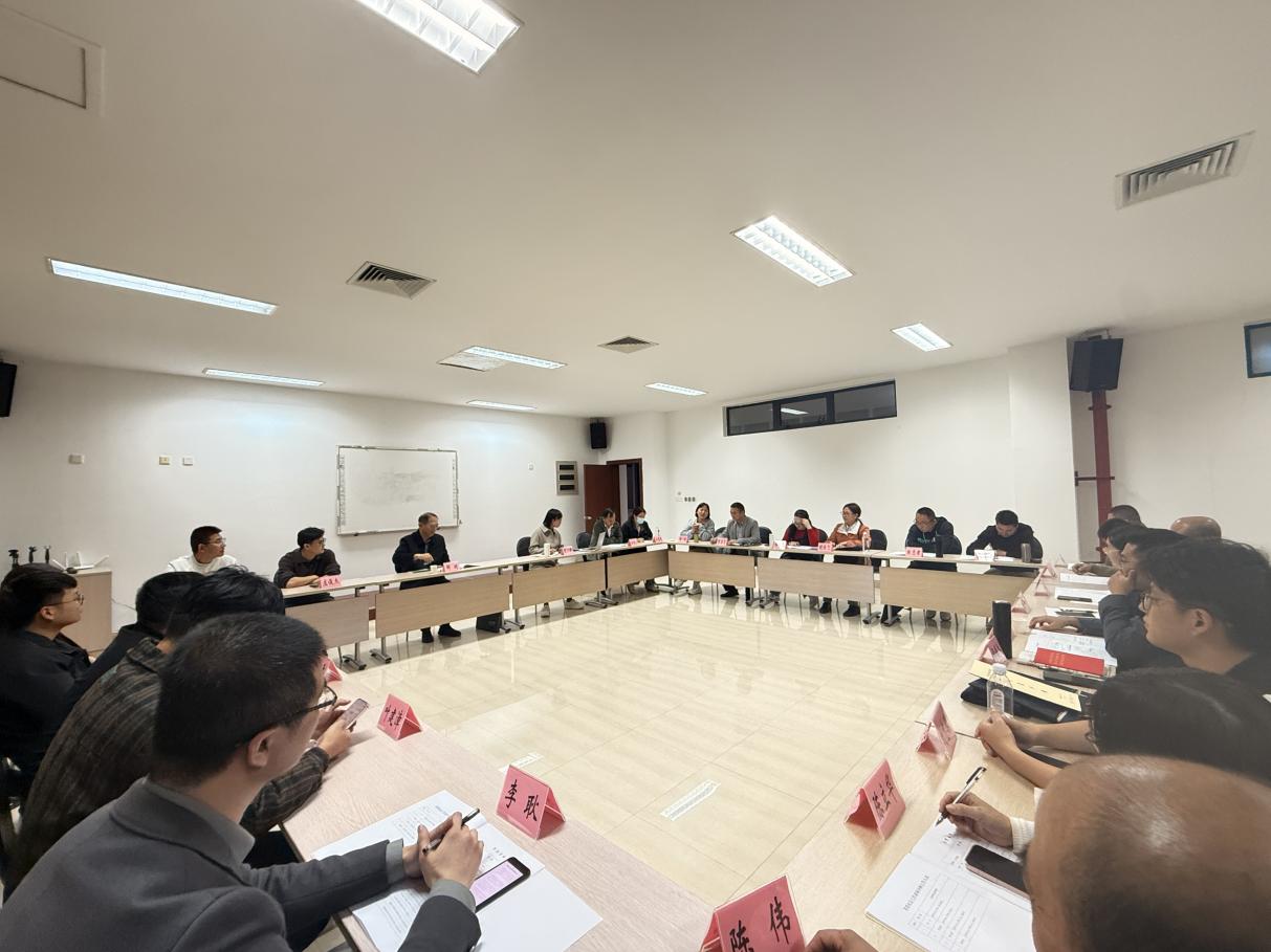 培訓班學員分組討論。福建省委社會工作部供圖