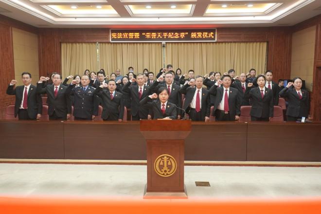 憲法宣誓現(xiàn)場。廈門中院供圖