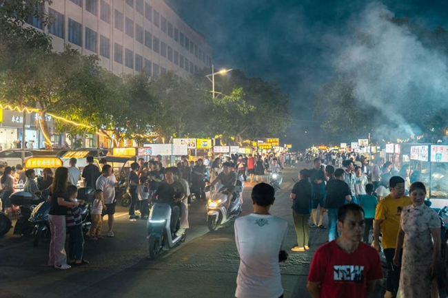 夜市煙火氣滿滿