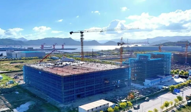 建設(shè)中的達(dá)誠水產(chǎn)品加工與配送中心項(xiàng)目。連江縣融媒體中心供圖