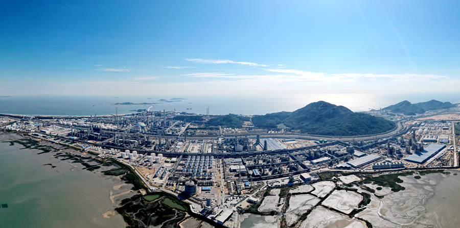 中沙古雷乙烯項(xiàng)目建設(shè)現(xiàn)場(chǎng)。詹照宇攝