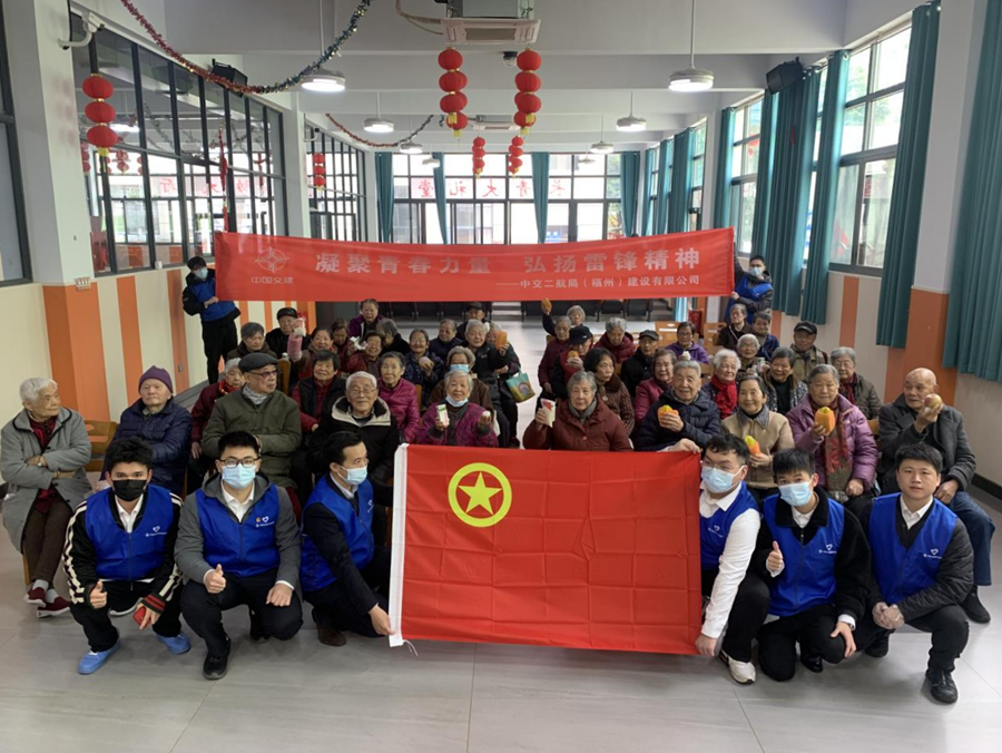 “藍(lán)馬甲”在福州長青敬老院開展志愿服務(wù)。林惠娟攝